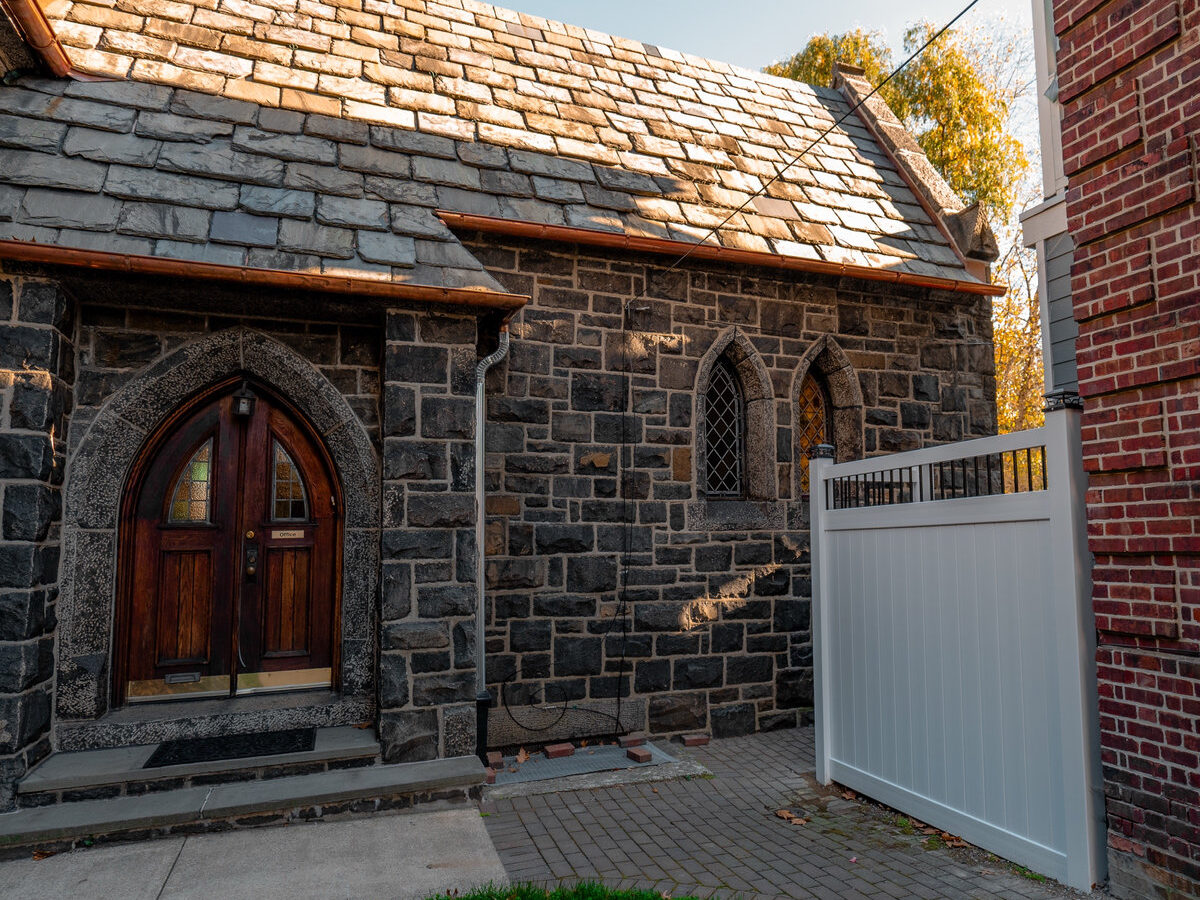 White vinyl fence Broom Street Wilmington Delaware
