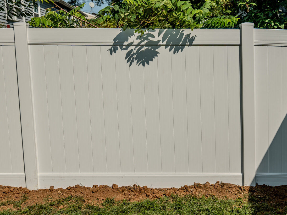 White vinyl privacy fence Delaware