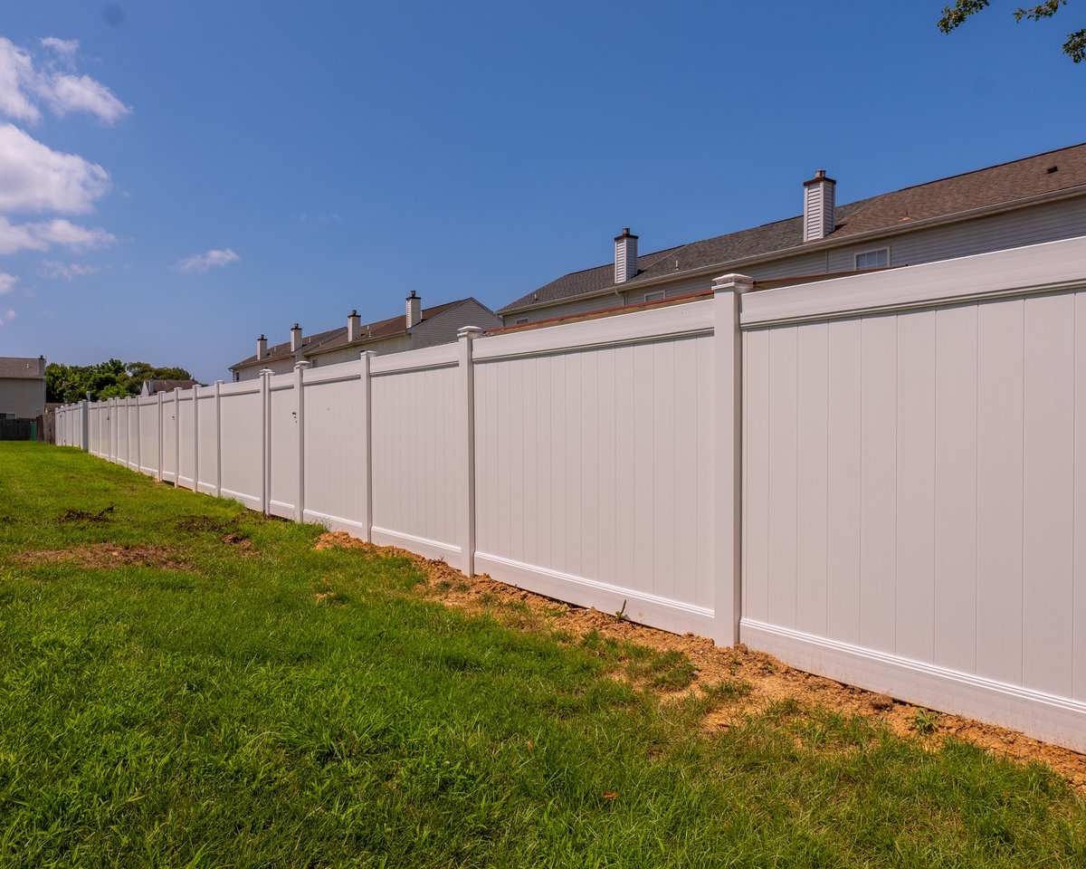 White vinyl privacy fence Delaware
