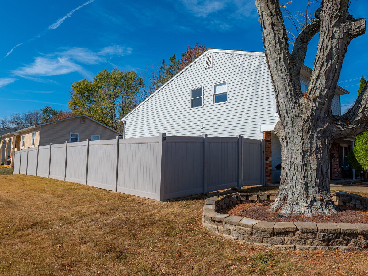 White vinyl fence Robscott Turn Newark Delaware