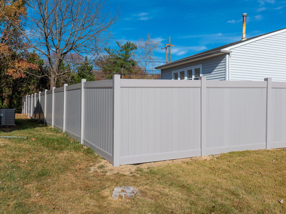 White vinyl fence Robscott Turn Newark Delaware