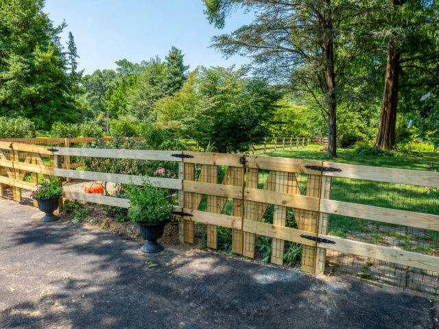 Short Wood Fence – 4