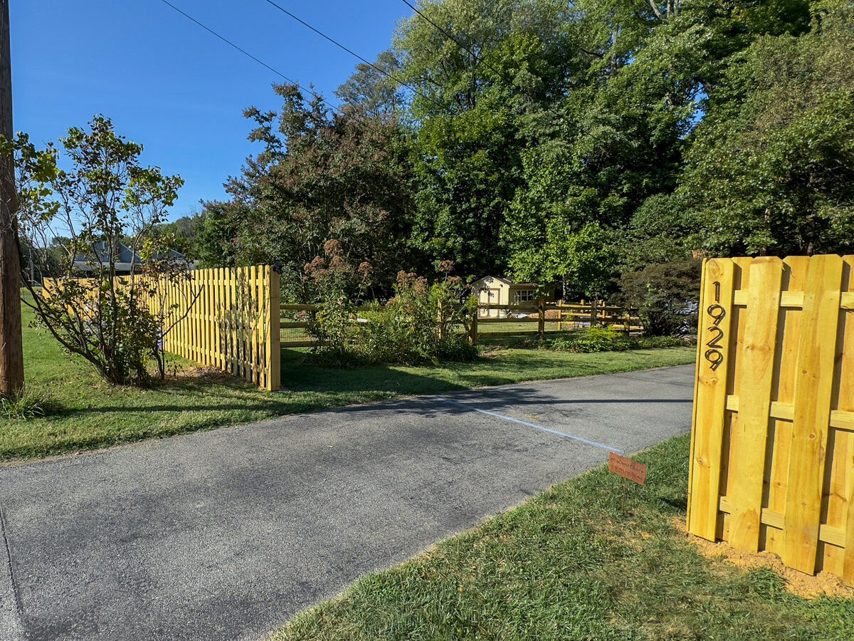 Wood fence Silverside Road Delaware