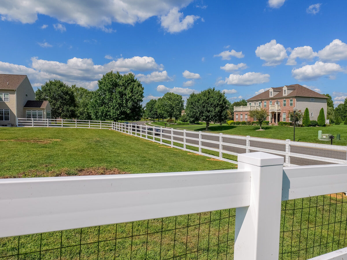 Vinyl split rail fence Chesapeake Delaware