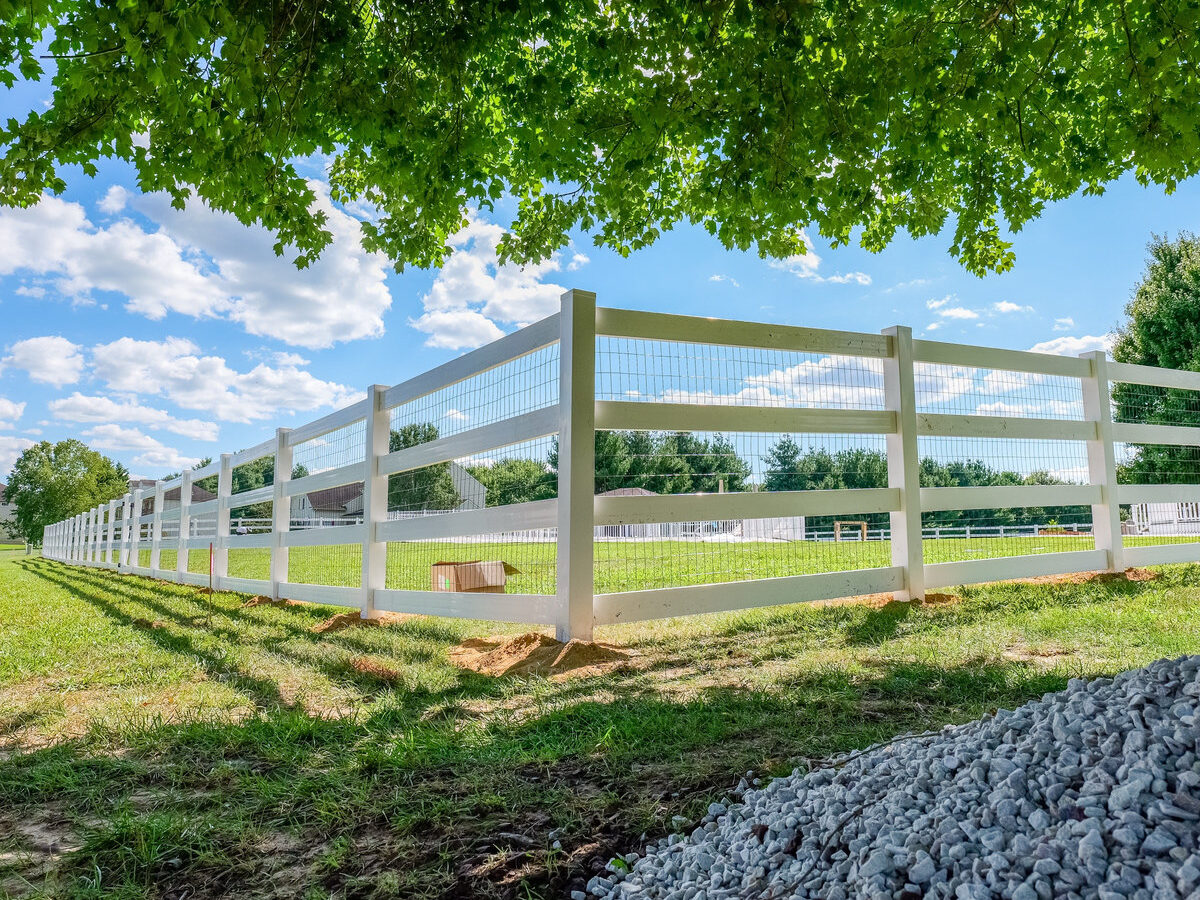 Vinyl split rail fence Chesapeake Delaware