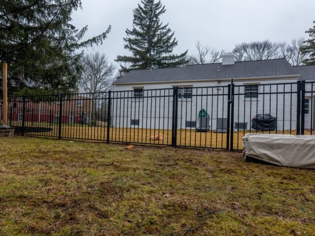 Black Aluminum Fence Newark – 3