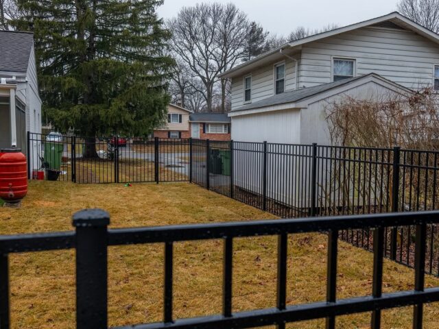 Black Aluminum Fence Newark – 4