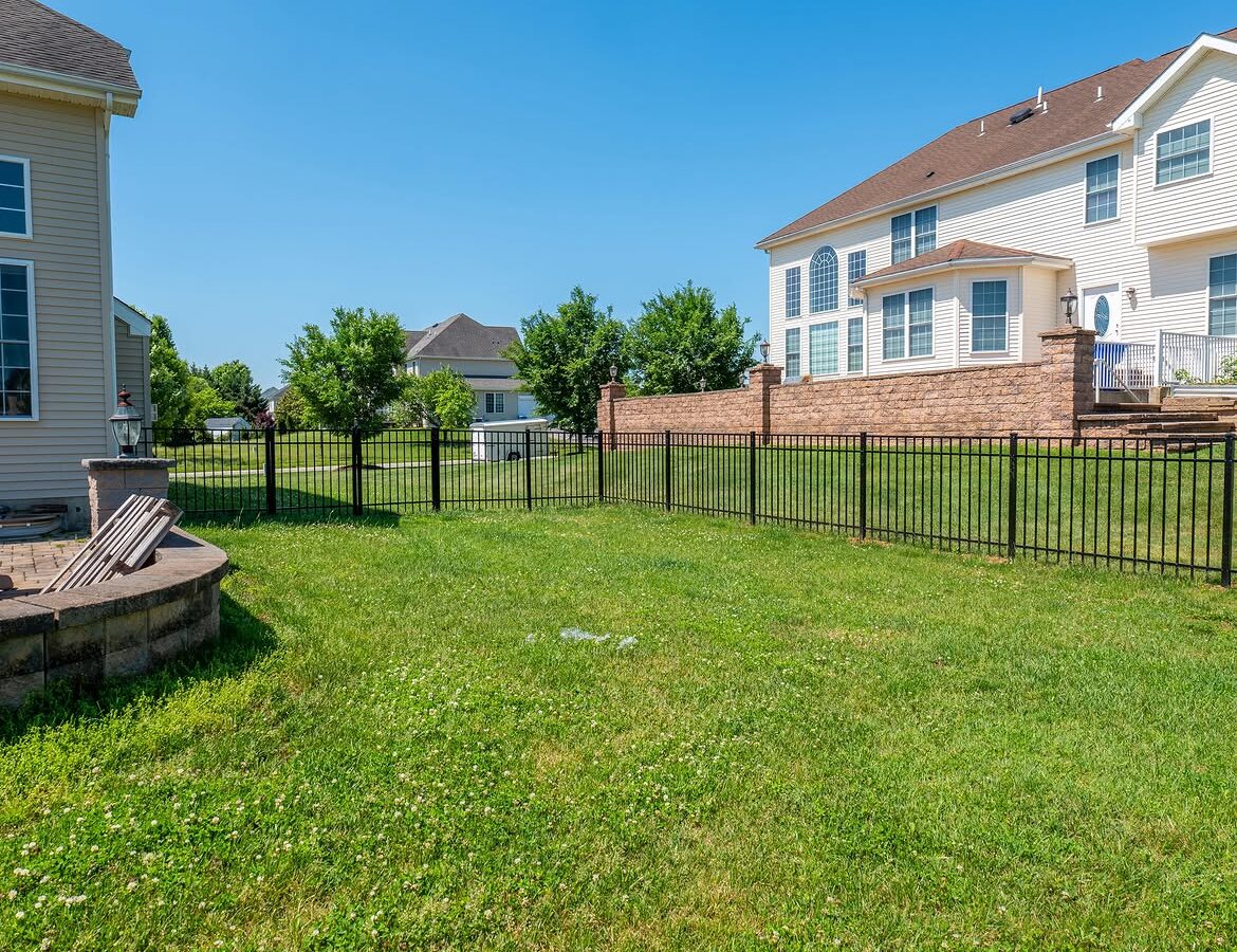 Full view of black aluminum fence in Delaware