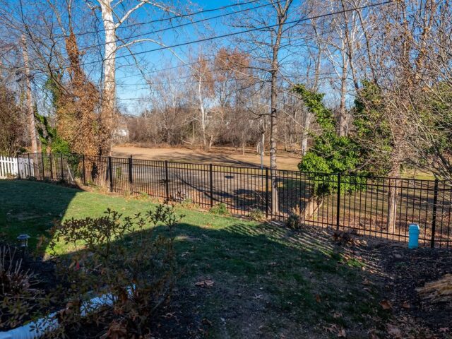 Black Aluminum Fence Pike Creek – 1