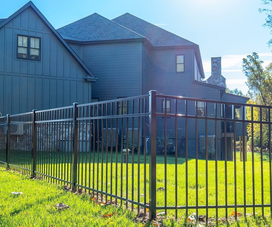 Full view of black aluminum fence in Delaware