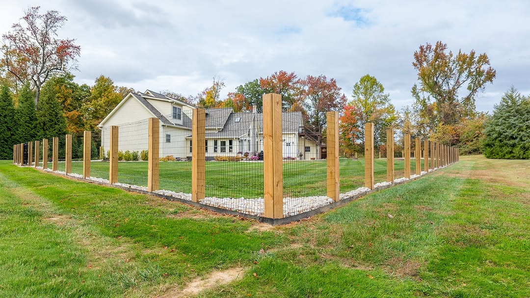 Full view of cedar post and wire fence in Delaware