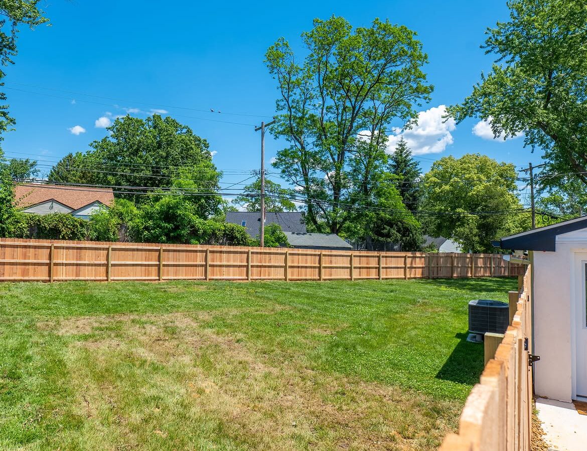 Corner detail of cedar privacy fence in Delaware