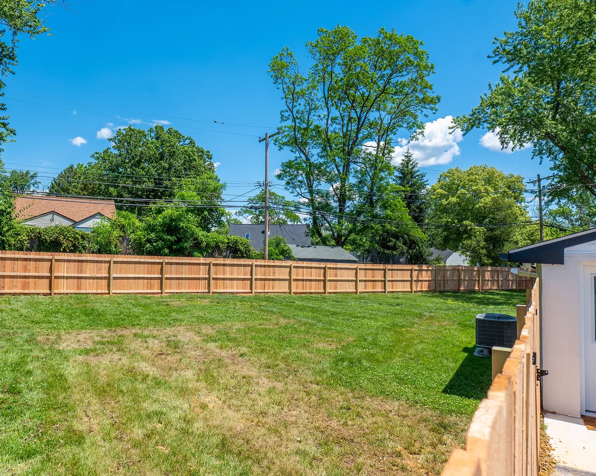 Corner detail of cedar privacy fence in Delaware
