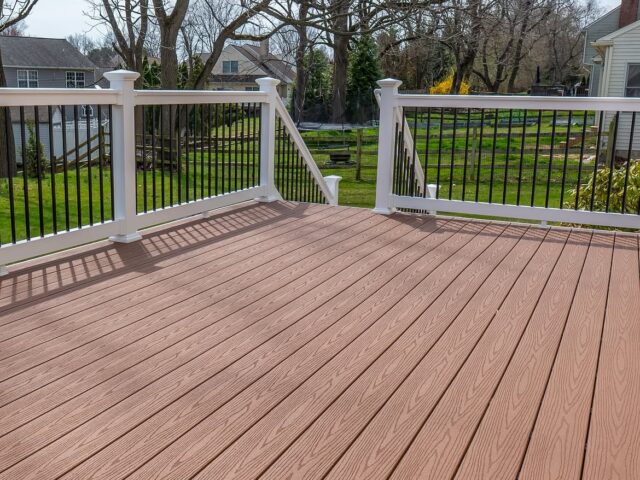 Composite Deck with White Rails – 3