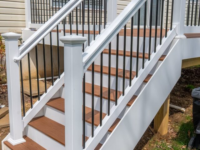 Composite Deck with White Rails – 7