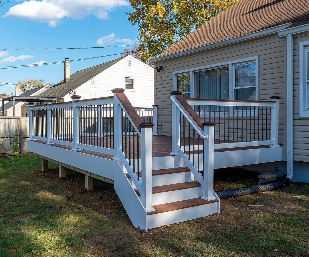 Full view of composite deck with stairs in Delaware