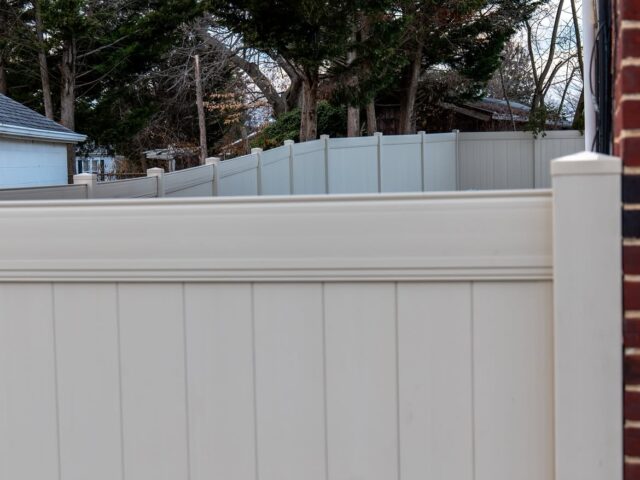 Cream Vinyl Privacy Fence – 4