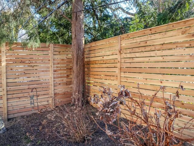 Horizontal Cedar Privacy Fence Wilmington – 4