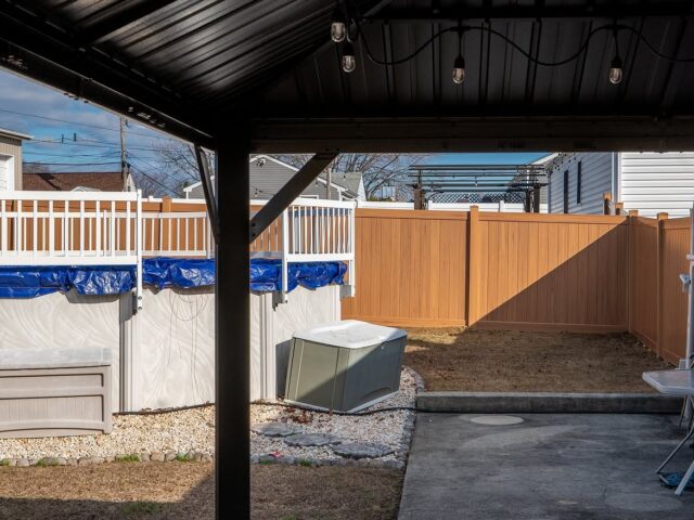 Light Tan Faux Wood Vinyl Fence Aston – 4