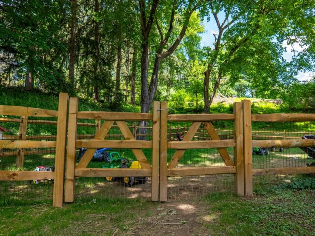 Post & Rail Fence with Wire Mesh – 1