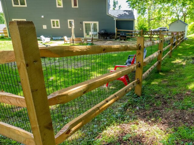 Post & Rail Fence with Wire Mesh – 4