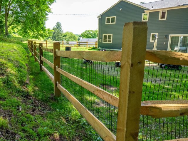 Post & Rail Fence with Wire Mesh – 5