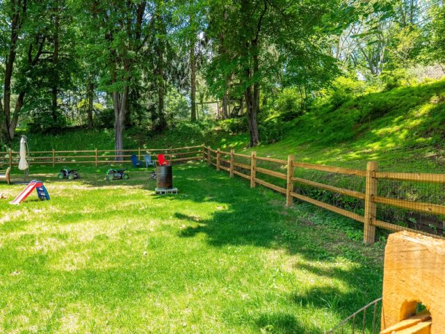 Post & Rail Fence with Wire Mesh – 6