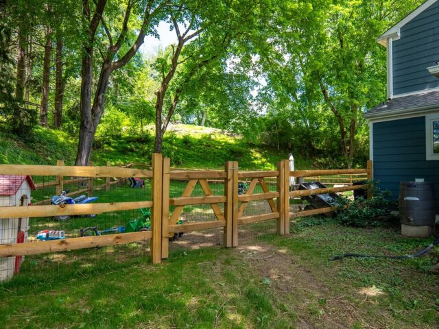 Split Rail Fence & Gate