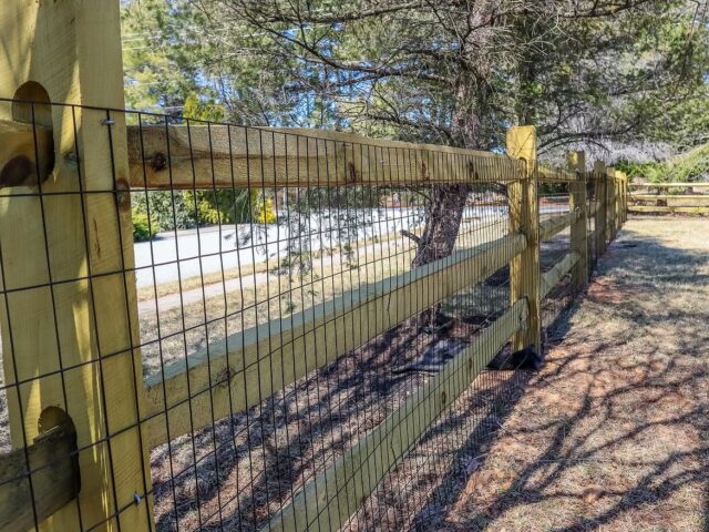 Split Rail Fence with Wire Backing – 5