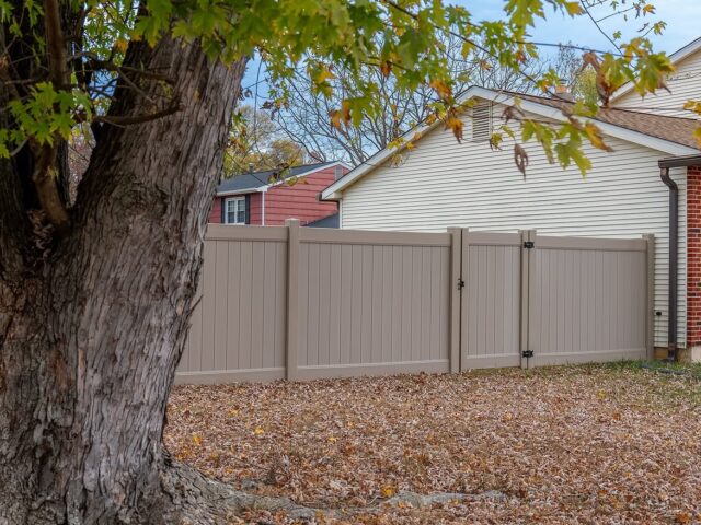 Tan Vinyl Privacy Fence & Gate – 5
