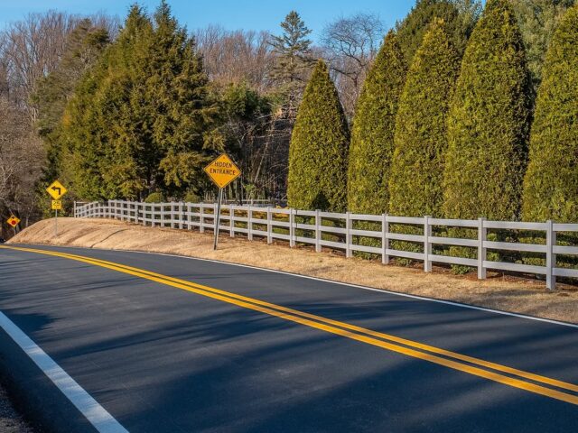 Vinyl Ranch Rail & Privacy Fence – 5