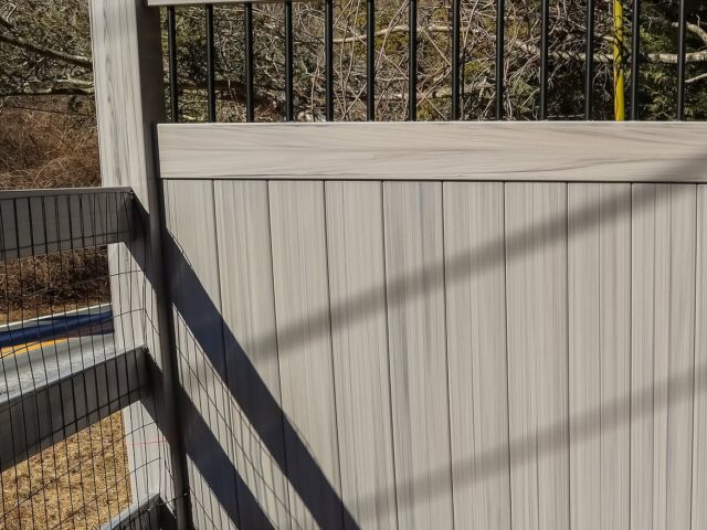 Vinyl Ranch Rail & Privacy Fence – 6