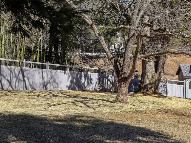 Vinyl Ranch Rail & Privacy Fence – 7