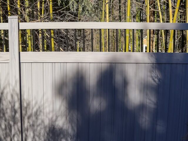 Vinyl Ranch Rail & Privacy Fence – 9