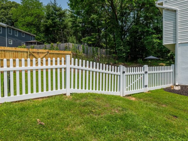 White Vinyl Picket Fence – 2
