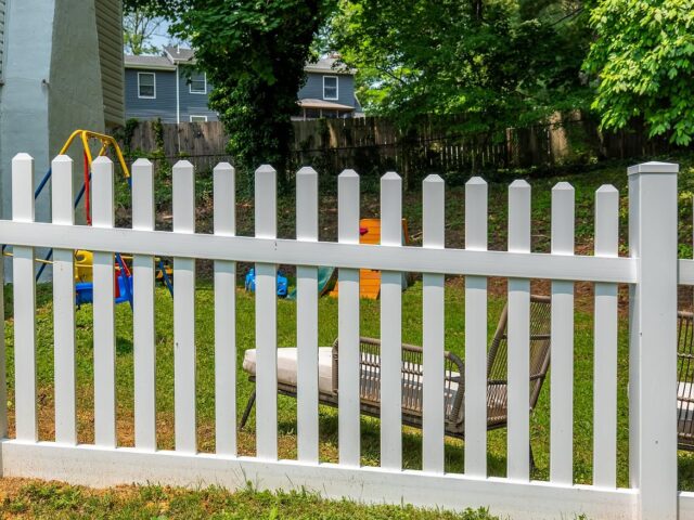 White Vinyl Picket Fence – 4