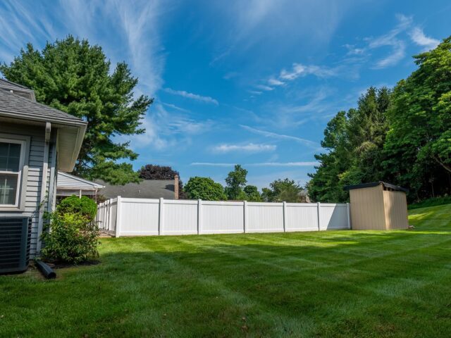 White Vinyl Pool Fence – 2