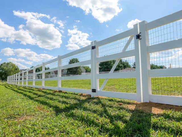 White Vinyl Ranch Rail Fence & Gate