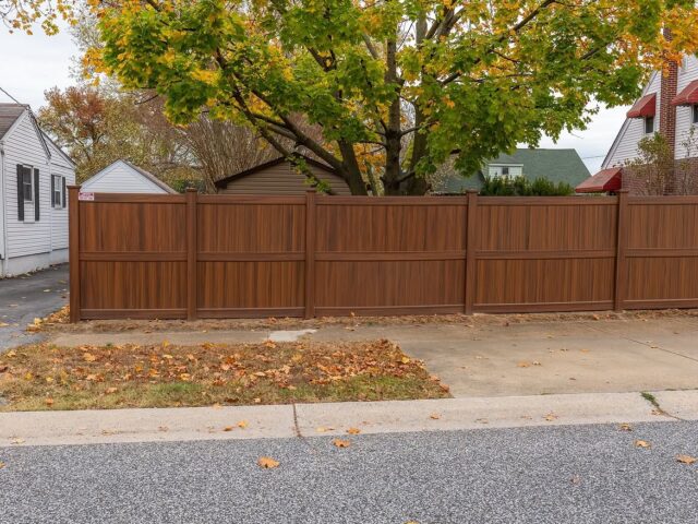 Wood Grain Vinyl Fence Christiana – 3