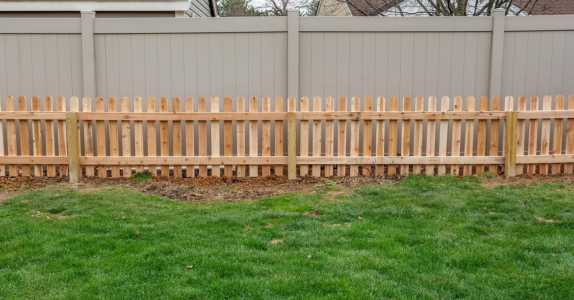 Full view of cedar picket fence in Wilmington, DE
